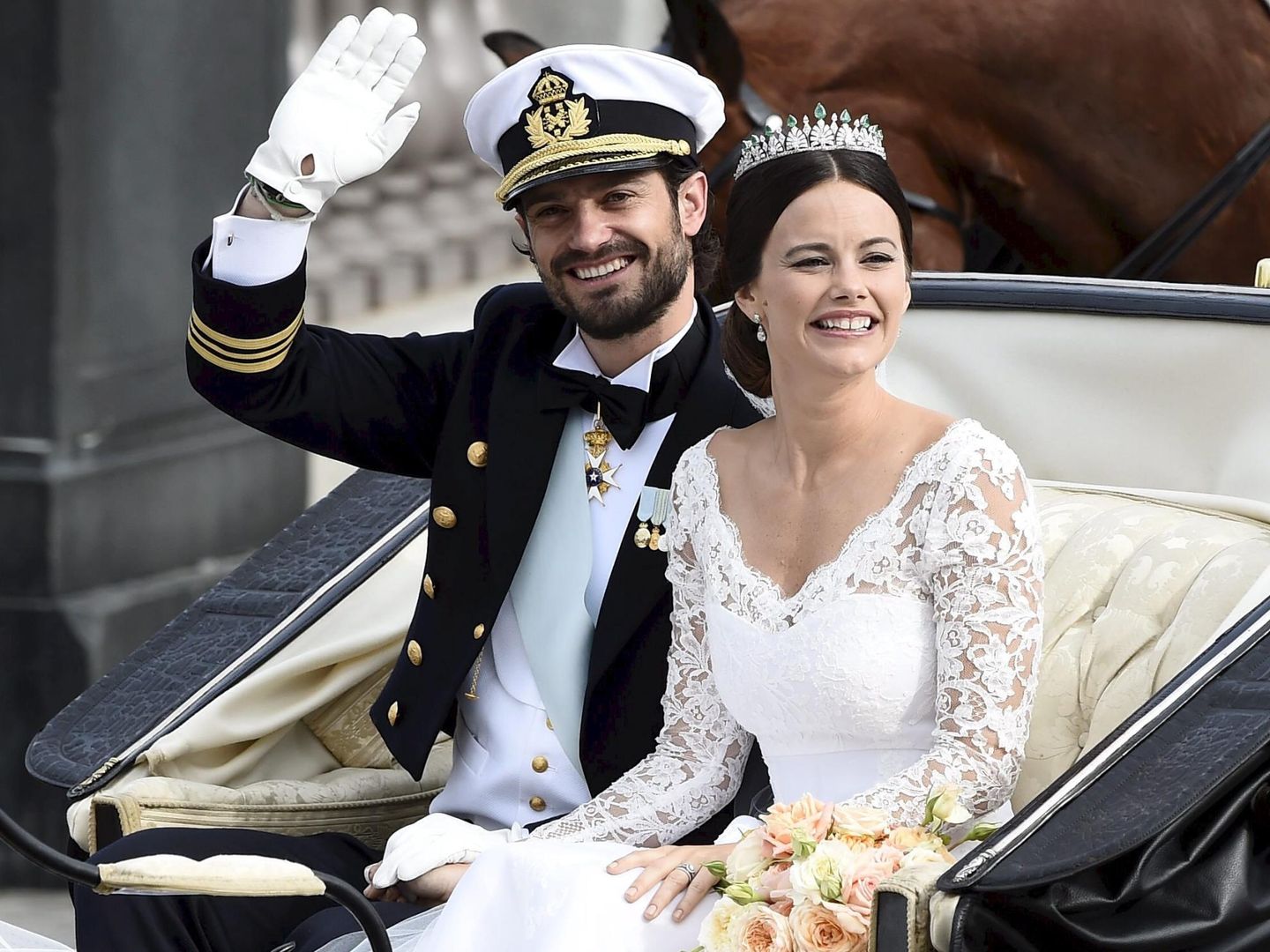 Los príncipes, el día de su boda. (Reuters)