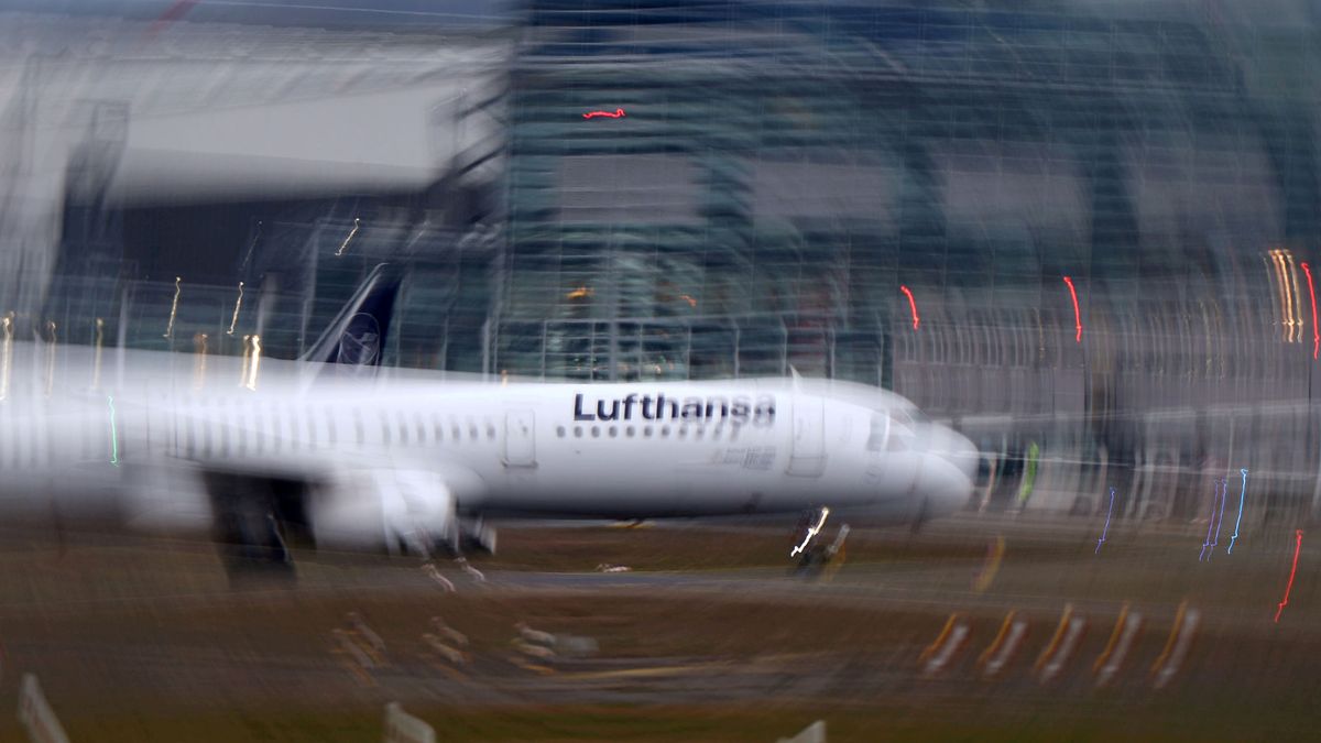 Lufthansa reducirá hasta un 50% su capacidad por el coronavirus