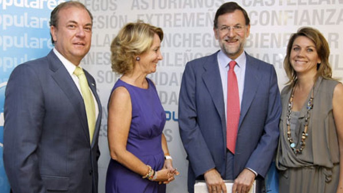 Rajoy aplaza hasta septiembre el debate sobre los candidatos autonómicos