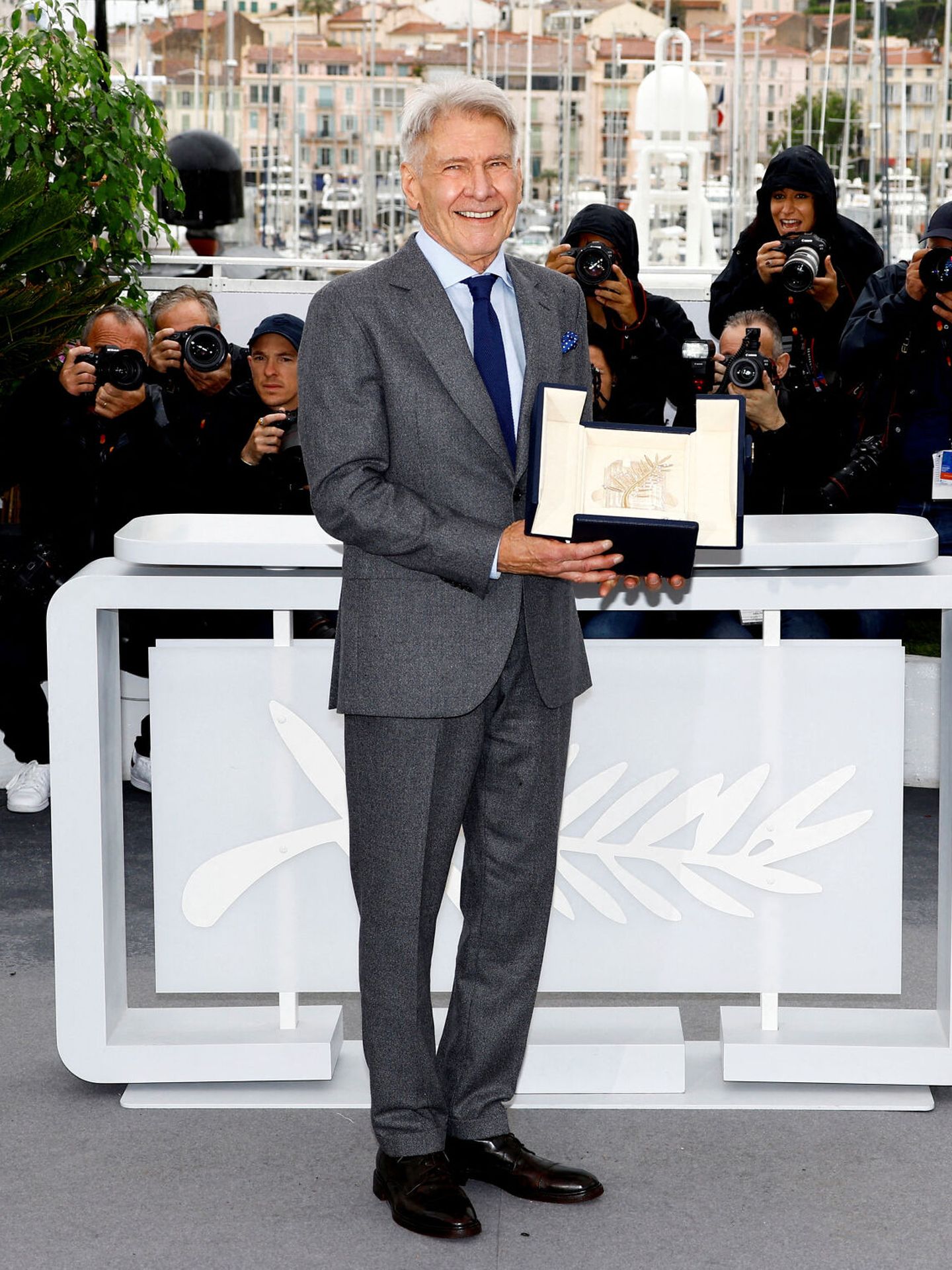 Harrison Ford, con la Palma de Oro en el Festival de Cannes. (Reuters)