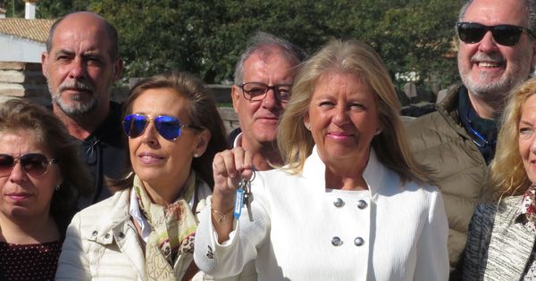 Foto: La alcaldesa de Marbella (Málaga), Ángeles Muñoz, en la toma de posesión de la finca más emblemática del cerebro del caso Malaya (EFE).