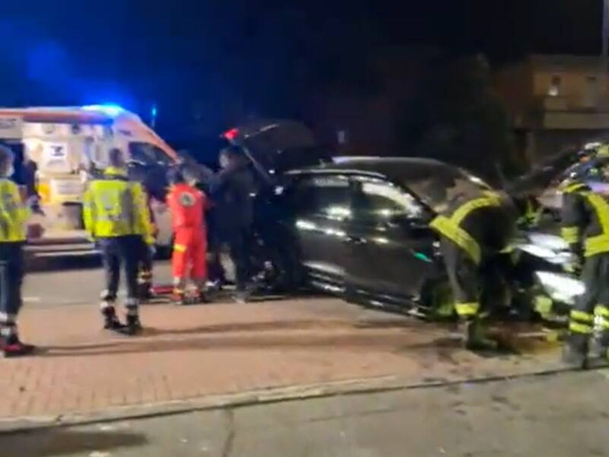Foto: Mario Balotelli, en el accidente que sufrió en Brescia.