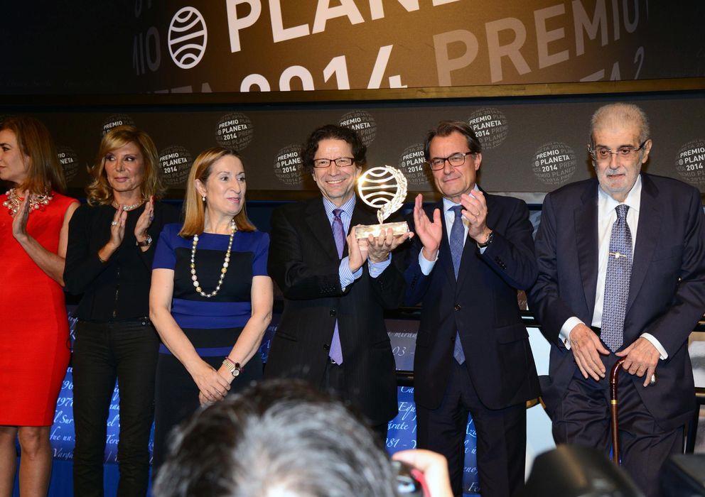 Foto: Entrega de los premios Planeta. (Efe)