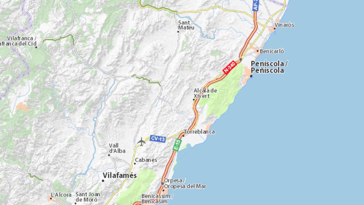 En amarillo y rojo, la AP-7, de peaje. En amarillo, la autovía gratuita que Fomento quiere prolongar en paralelo desde Cabanes a Tarragona. (Michelin)