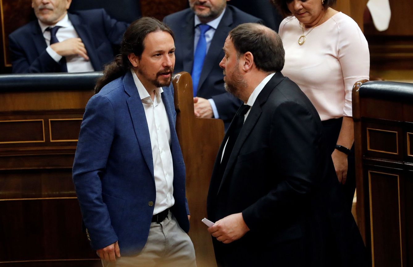 Pablo Iglesias y Oriol Junqueras, en el Congreso. (EFE)