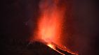 Una nueva boca del volcán obliga a más desalojos en La Palma