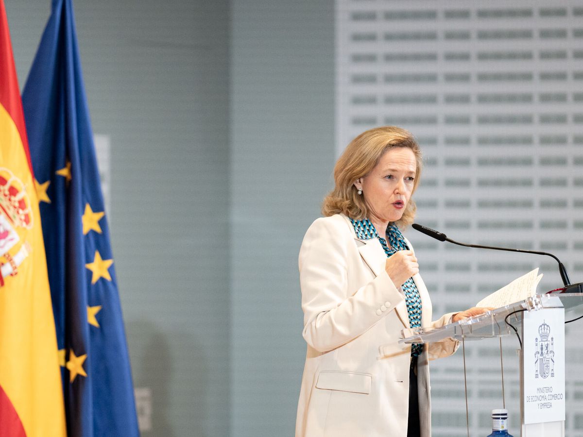 Foto: La vicepresidenta primera y ministra de Economía. Nadia Calvilño. (EP/Diego Radamés)