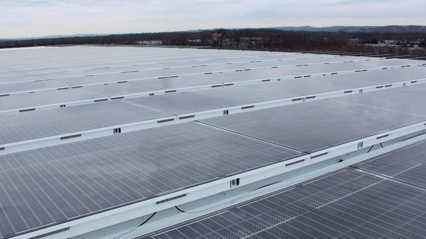 El mayor lucernario fotovoltaico del mundo, instalado por Onyx en Nueva Jersey