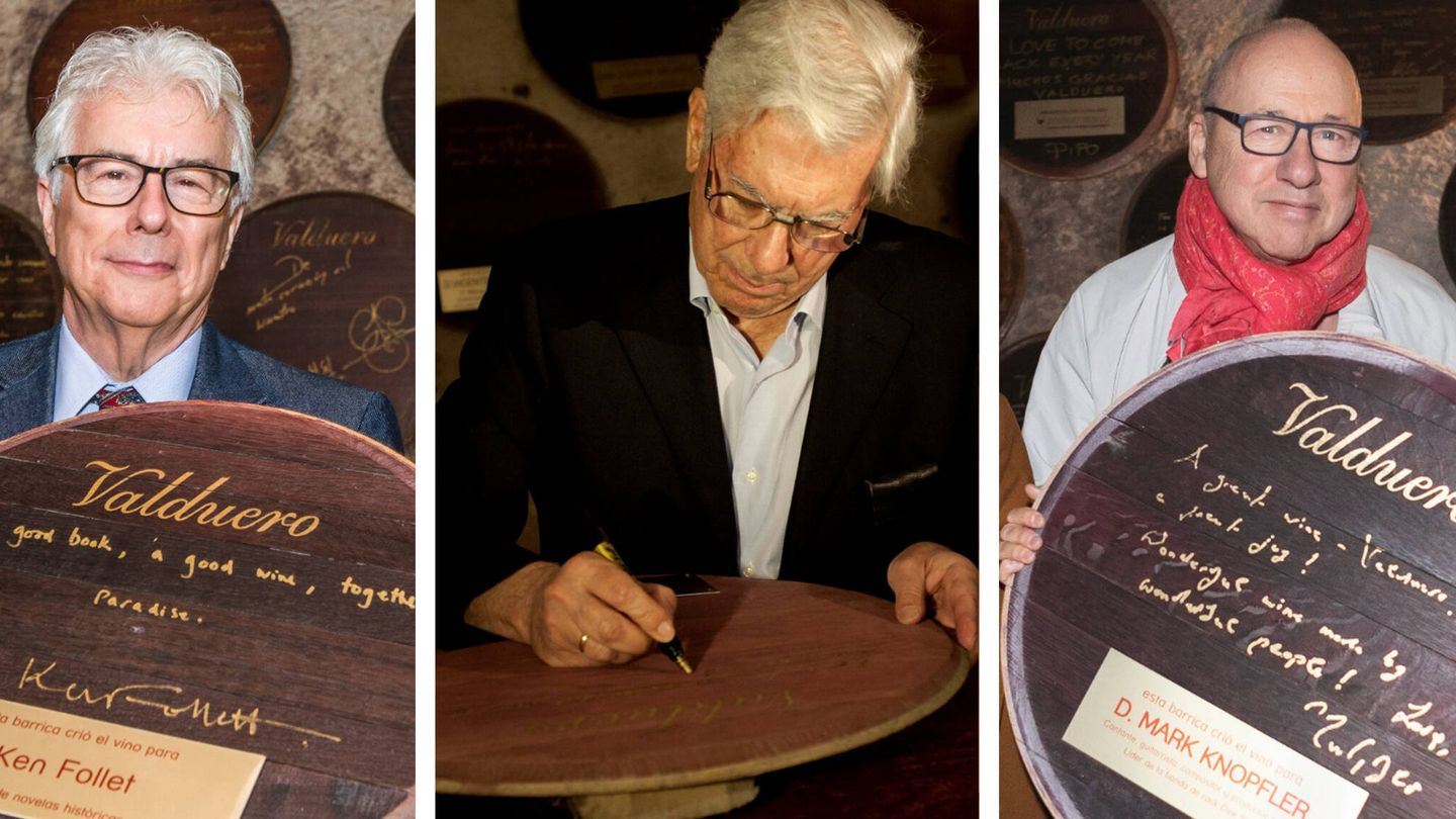 De izq. a dch. Ken Follet, Vargas Llosa y Mark Knopfler firmando sus barricas personalizadas. (Foto: cortesía)