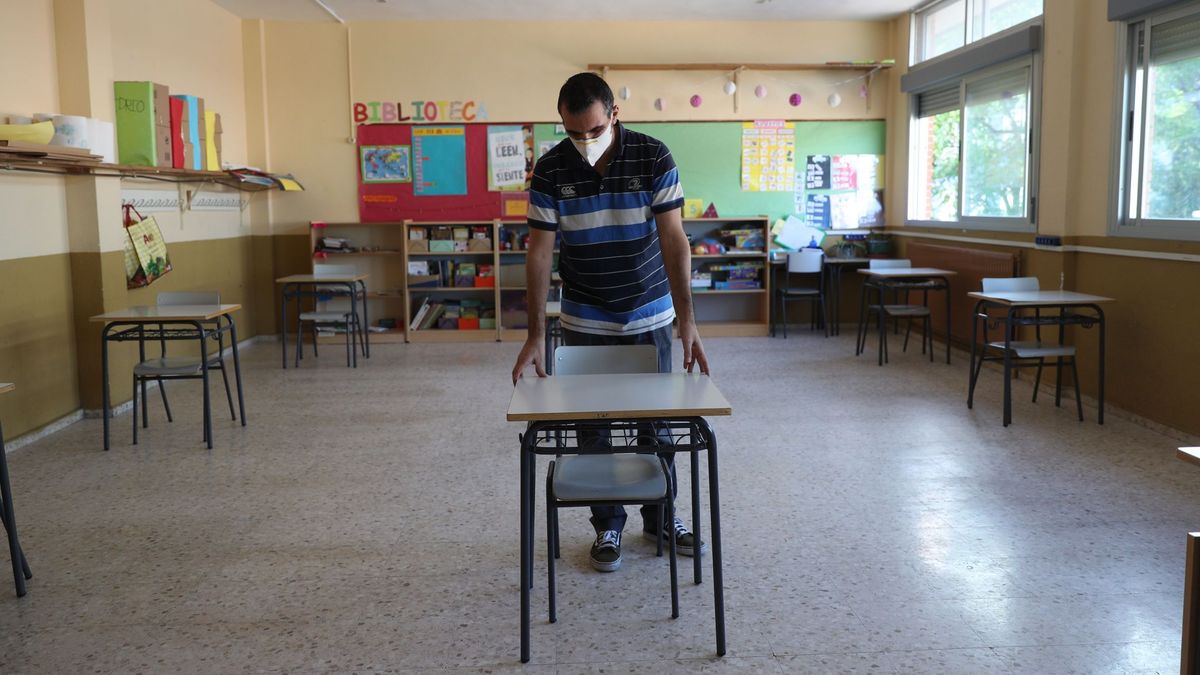 Andalucía propone vigilantes de covid y "perímetros de seguridad" en los colegios 