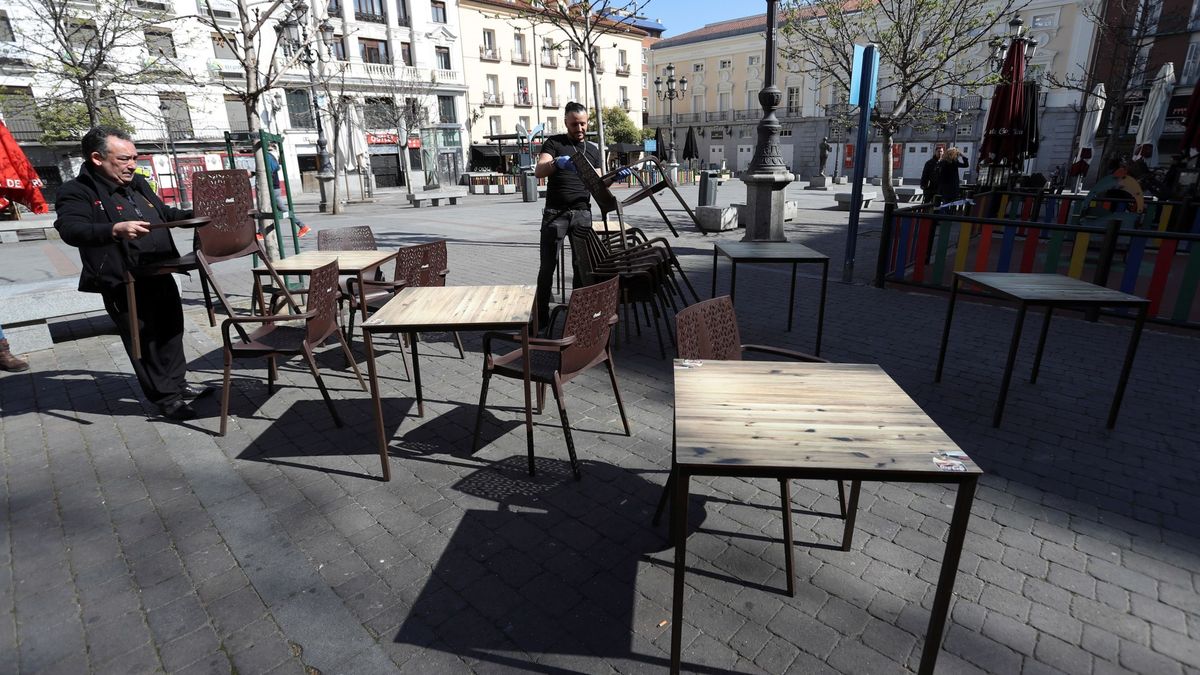 Madrid ya planea la desescalada ampliando las terrazas y con mamparas en los bares