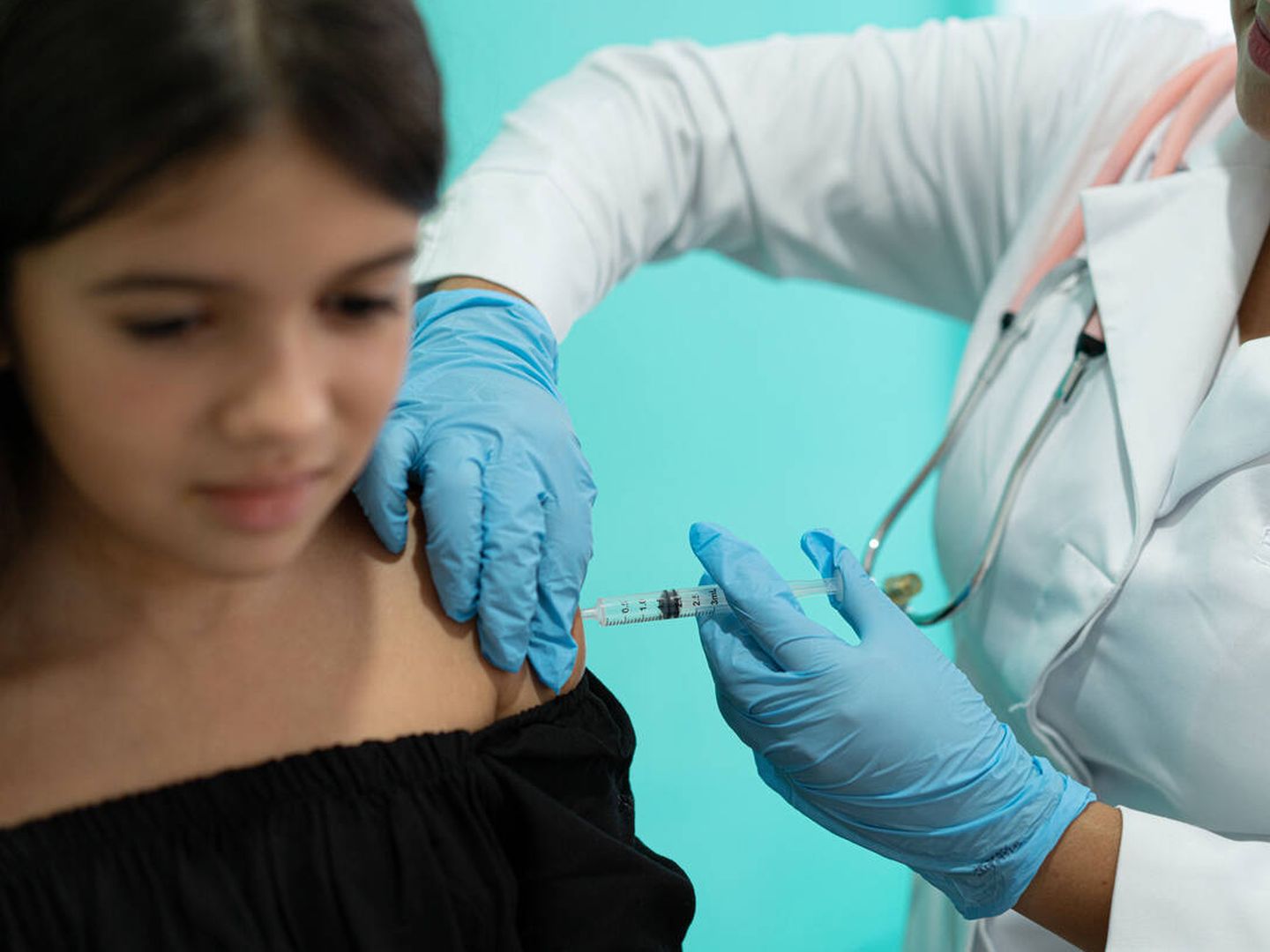 La vacuna del VPH ha reducido sobremanera la incidencia de cáncer. (iStock)