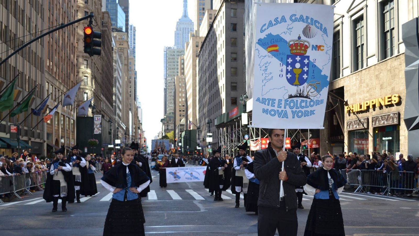Foto: Marcha de la Casa de Galicia de Nueva York por la Quinta Avenida, en el día de San Patricio. (Casa Galicia Nueva York)