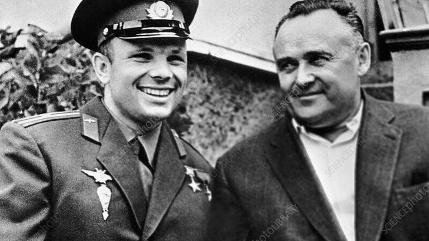 Yuri Gagarin, primer hombre en órbita, y Sergei Korolev.