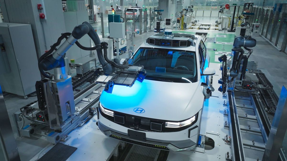 El taxi robotizado Ioniq 5 de Hyundai, primer coche autónomo del mundo fabricado en serie