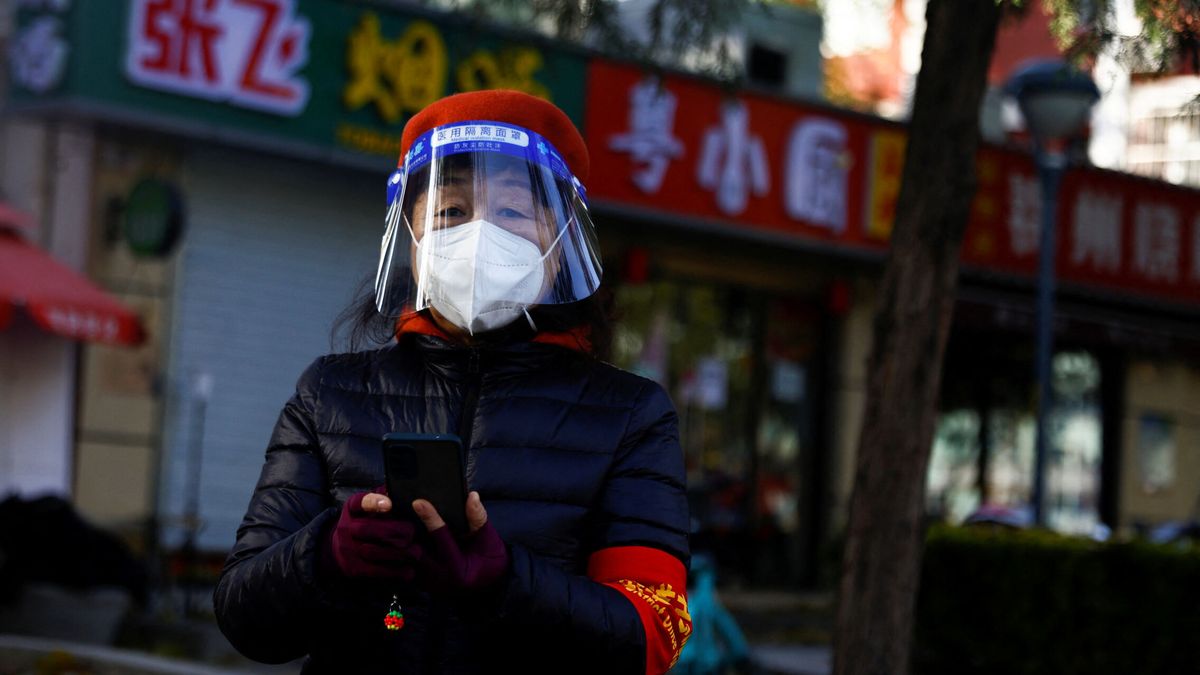 China relaja el 'covid cero': sin PCR para entrar a las tiendas ni para usar el transporte