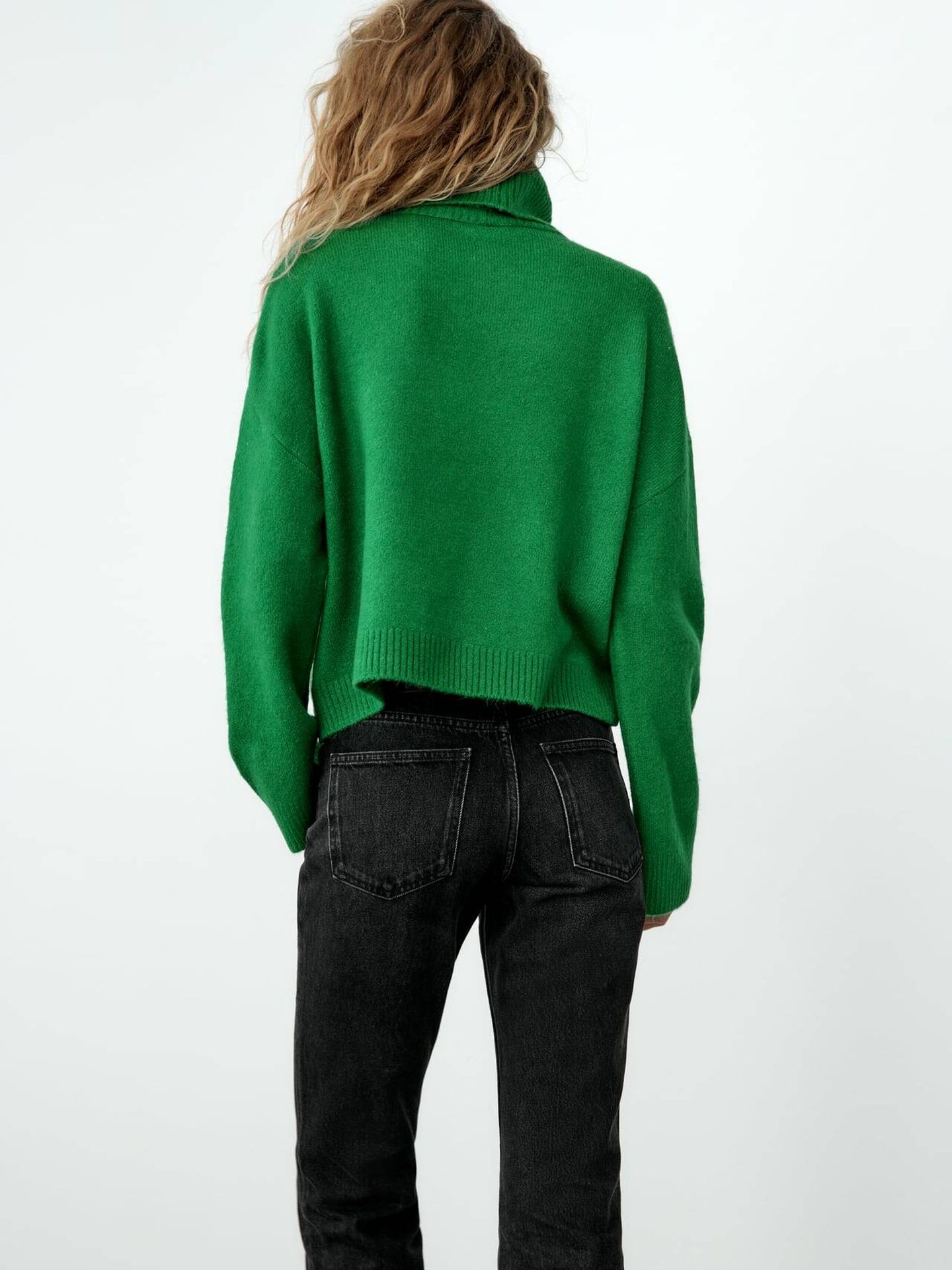 Jersey verde de moda. (Zara/Cortesía)