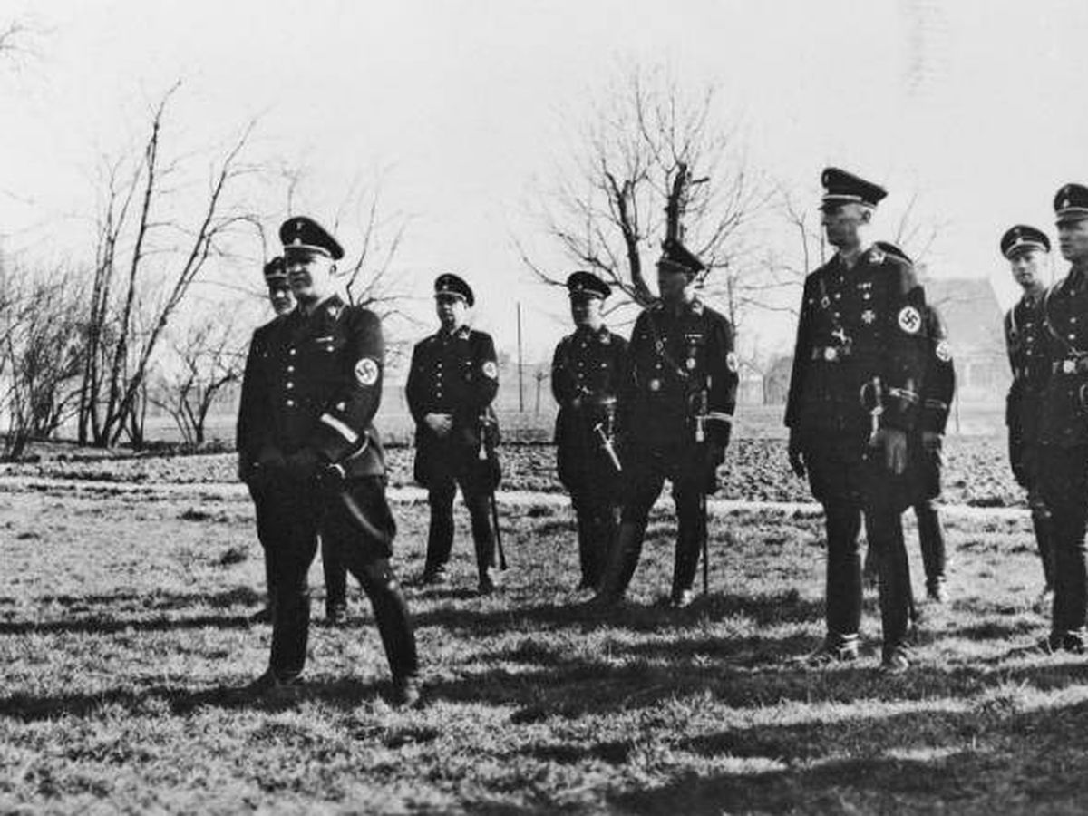 Foto: Oficiales nazis en un campo de concentración. (Instytut Pamieci Narodowej)