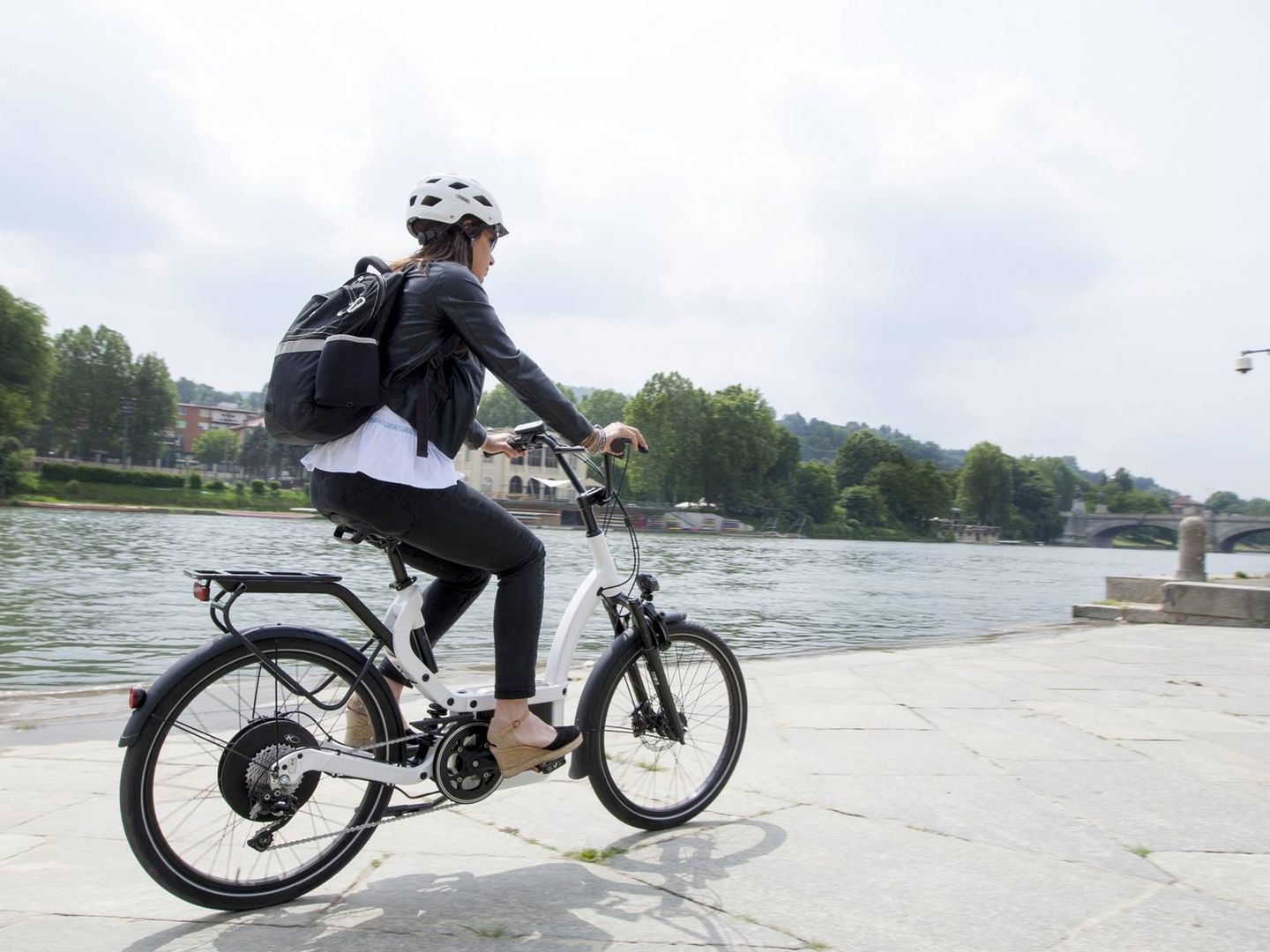 El plan de ayudas de la comunidad busca promover el uso urbano e interurbano de las bicis eléctricas.