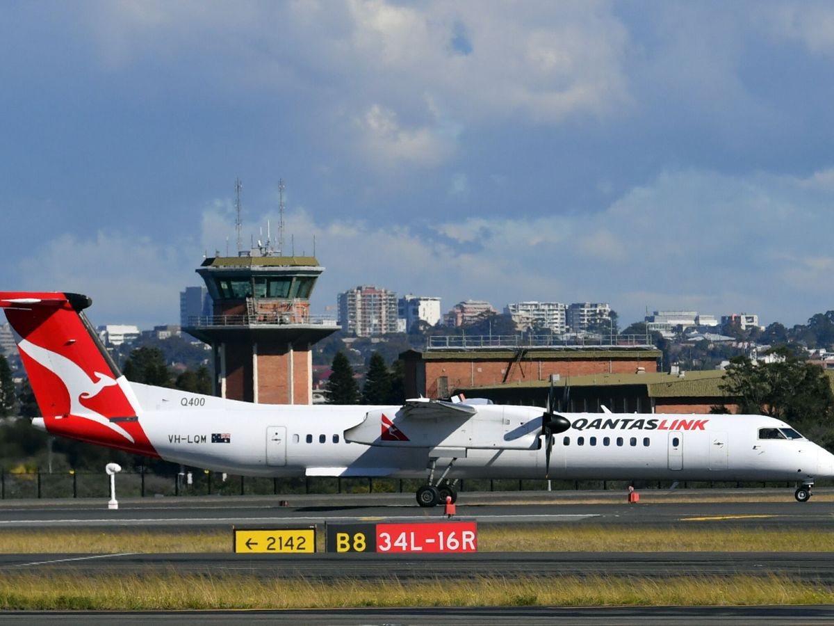 Foto: Qantas quiere que todos sus empleados estén vacunados en marzo de 2022 (EFE EPA/Mick Tsikas)