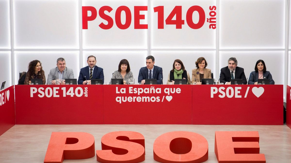 El PSOE desdeña a Puigdemont: "Cuanto más chillen contra la mesa, más útil puede ser"