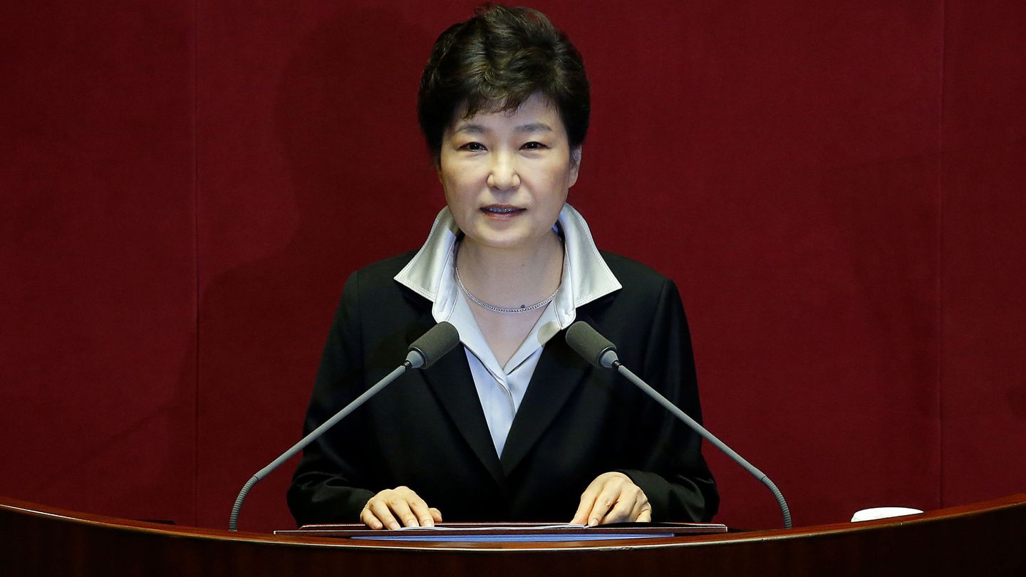 La presidenta Park Geun-hye durante un debate parlamentario (Reuters)