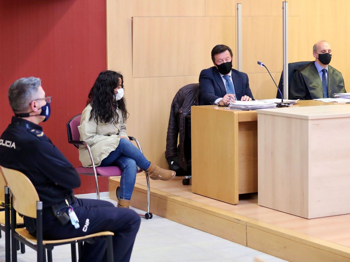 Foto: Silvia Acebal, durante una de las sesiones del juicio (EFE/J. L. Cereijido)