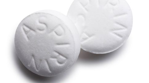 Nuevo golpe a las dosis bajas de aspirina: aumentan el riesgo de hemorragia cerebral