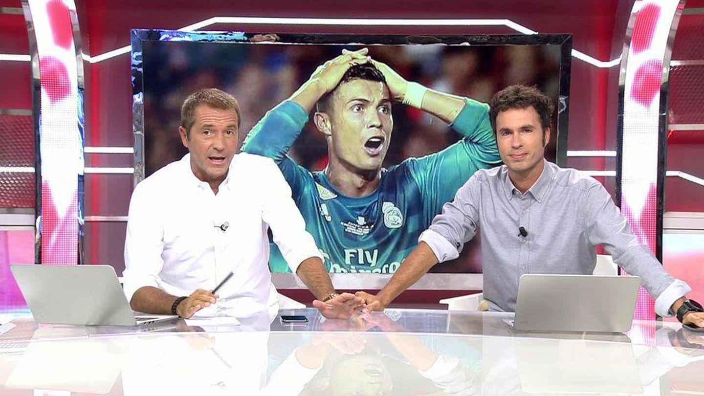 Manu Carreño y Luis García en 'Noticias Cuatro Deportes'. (Mediaset)