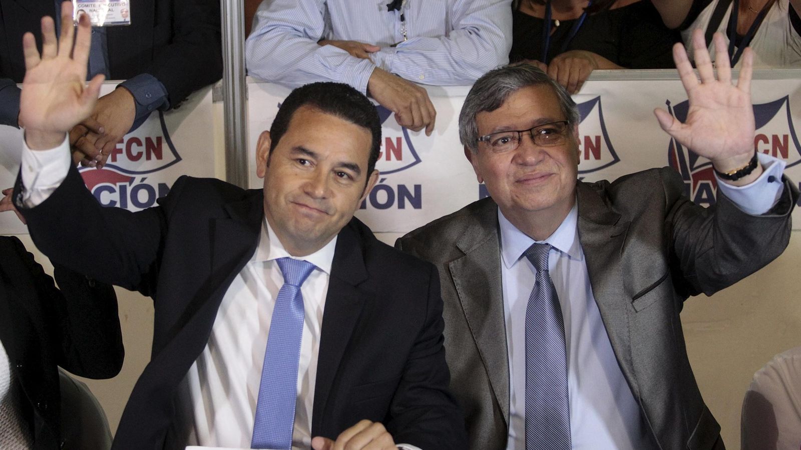 Foto: A la izquierda, el nuevo presidente de Guatemala, Jimmy Morales. (Reuters) 