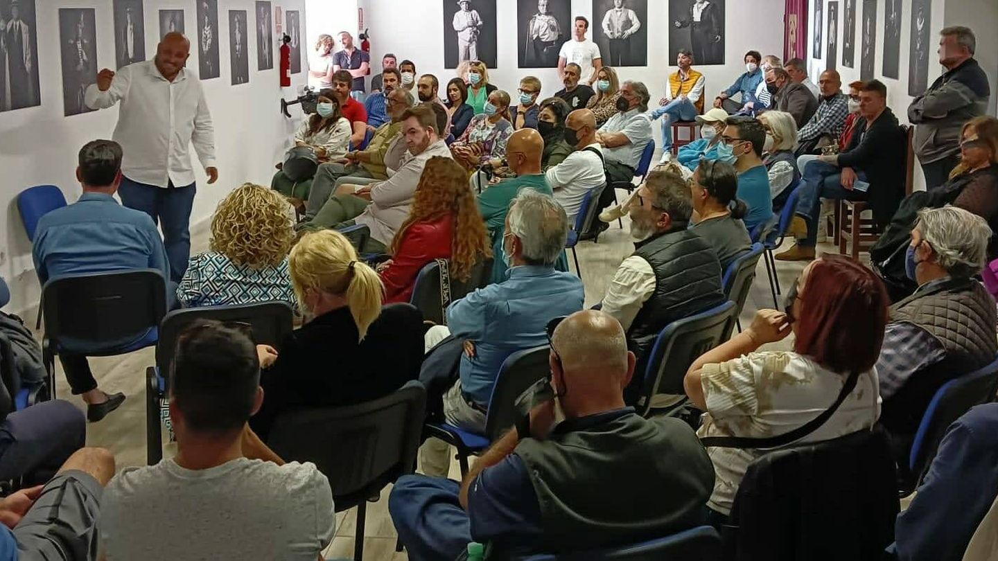 Primera reunión de la plataforma ciudadana Ahora Cádiz, liderada por el empresario Eugenio Belgrano. (Cedida)
