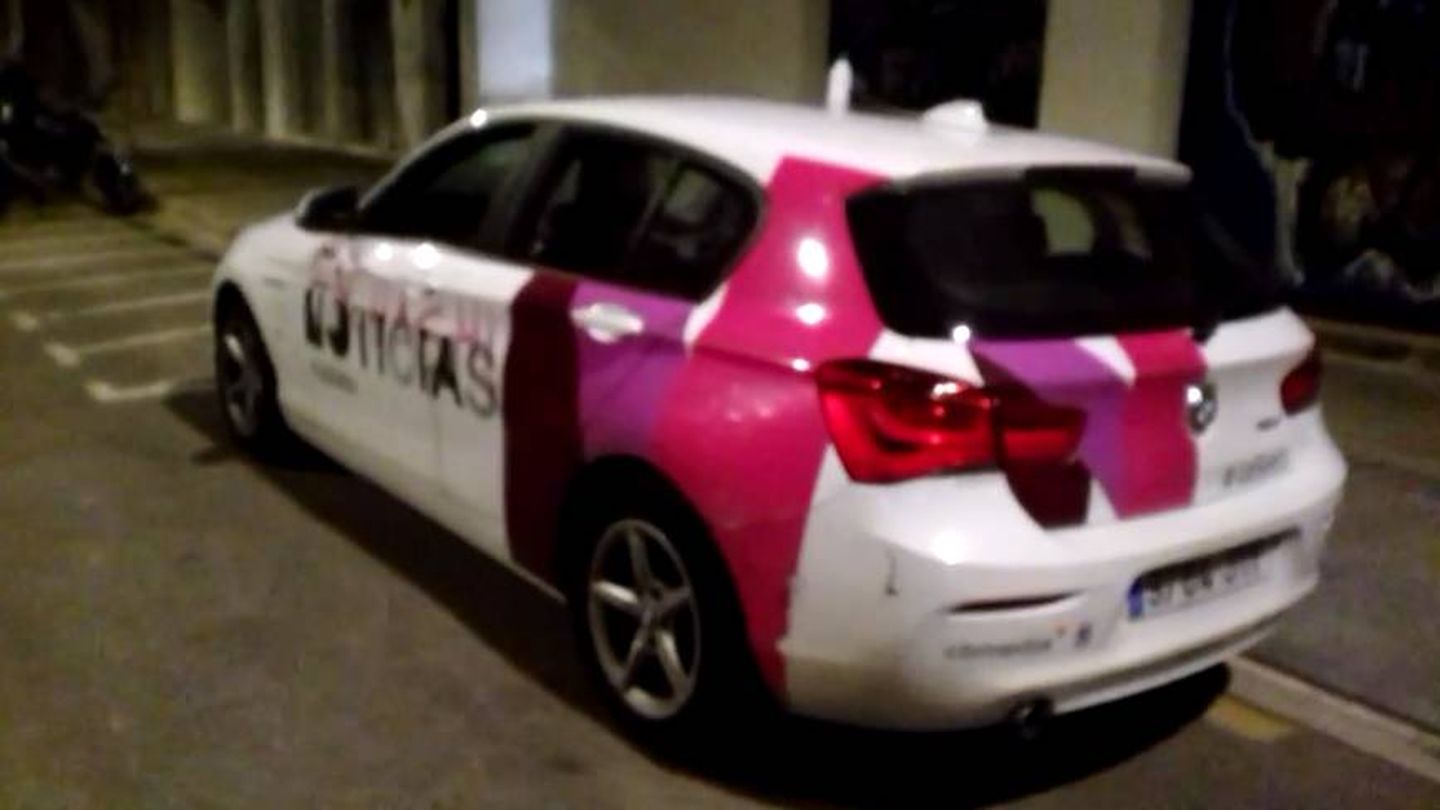 Vehículo atacado con pintura de La Sexta. (Atresmedia)