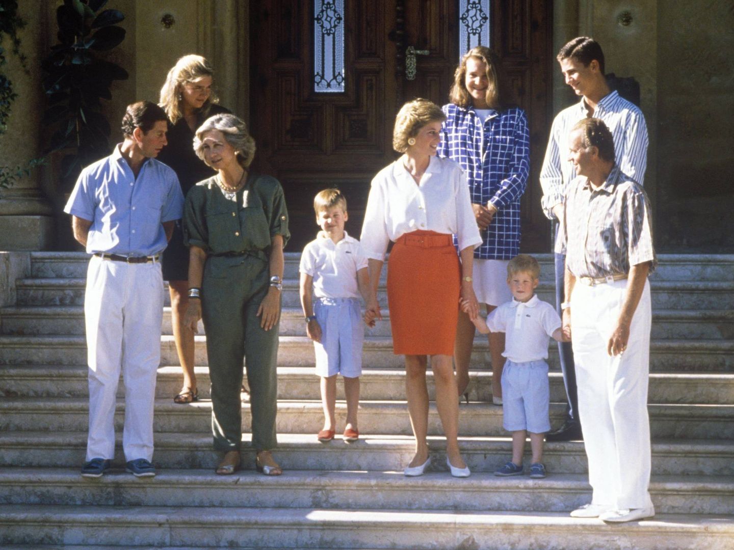 La Reina Sofia, Lady Di y sus familias en Marivent. (Cordon Press) 
