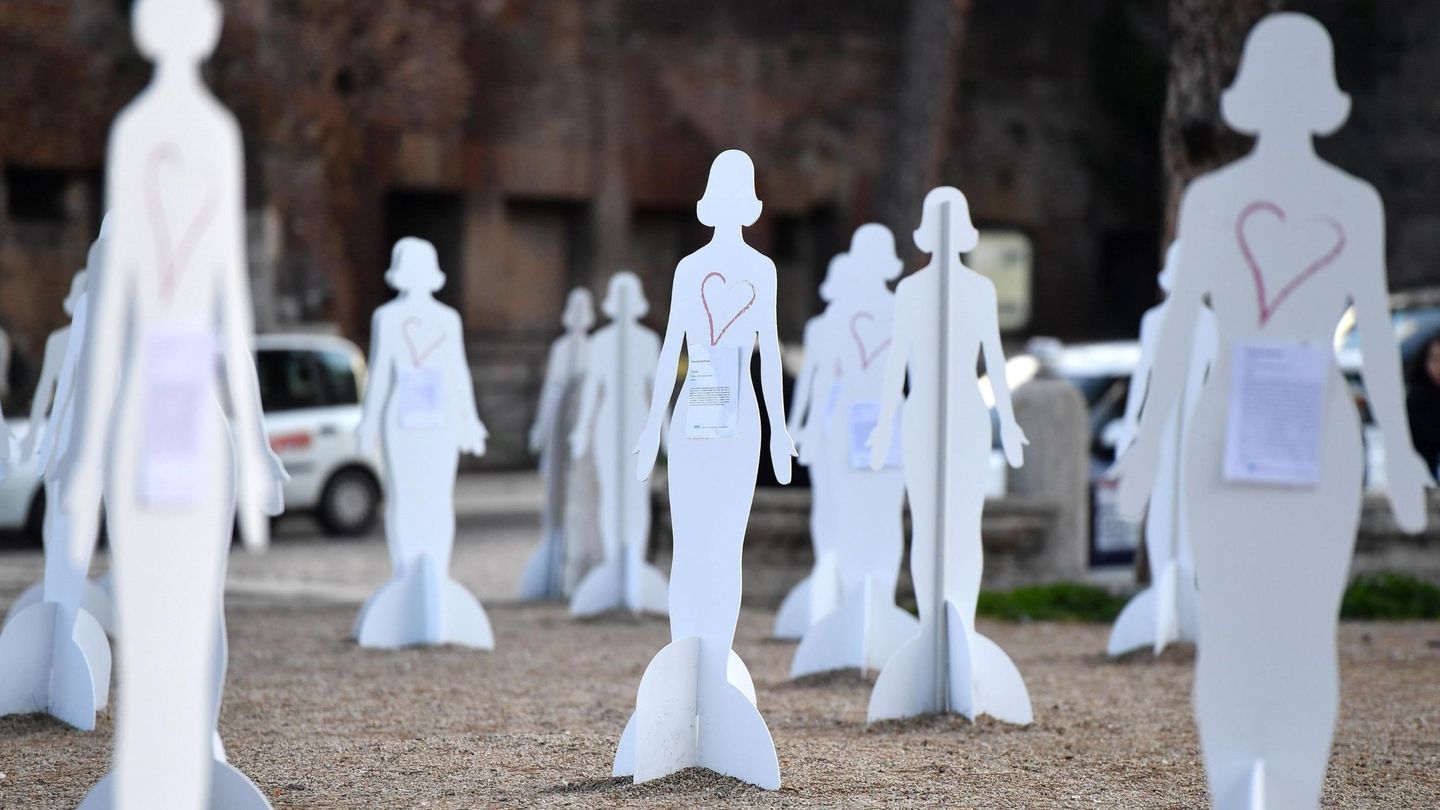 Representación de las mujeres asesinadas en Roma (EFE)