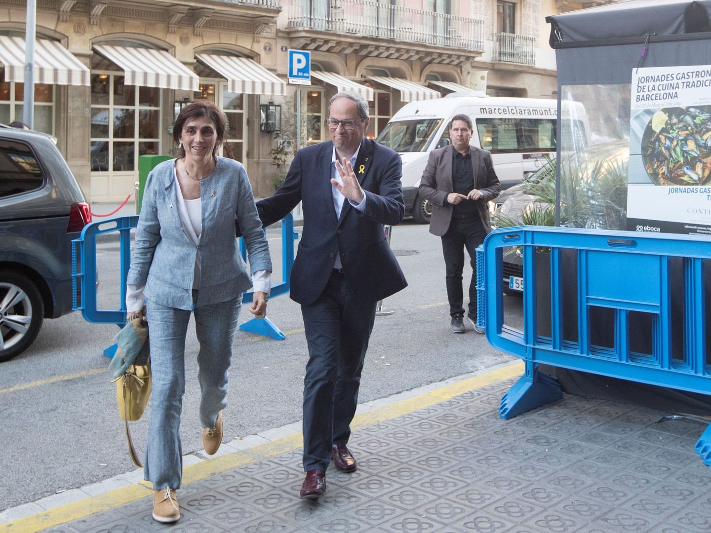 El presidente de la Generalitat, Quim Torra, acompañado por su mujer, Carola Miró. (EFE)