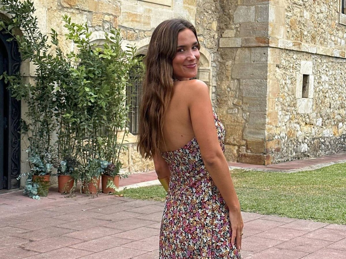 Foto: El look de María Pombo para la boda de su prima. (Instagram/@mariapombo)