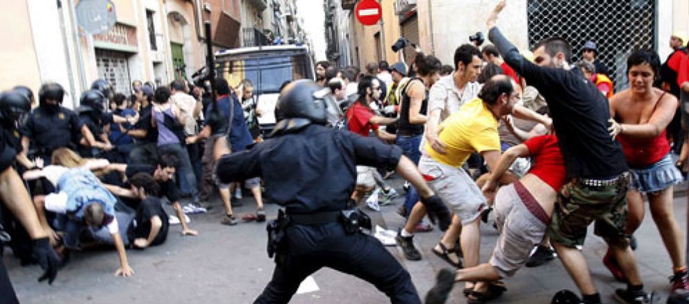 Foto: El portavoz de la Coordinadora de las Fiestas Populares de Gràcia, en libertad con cargos