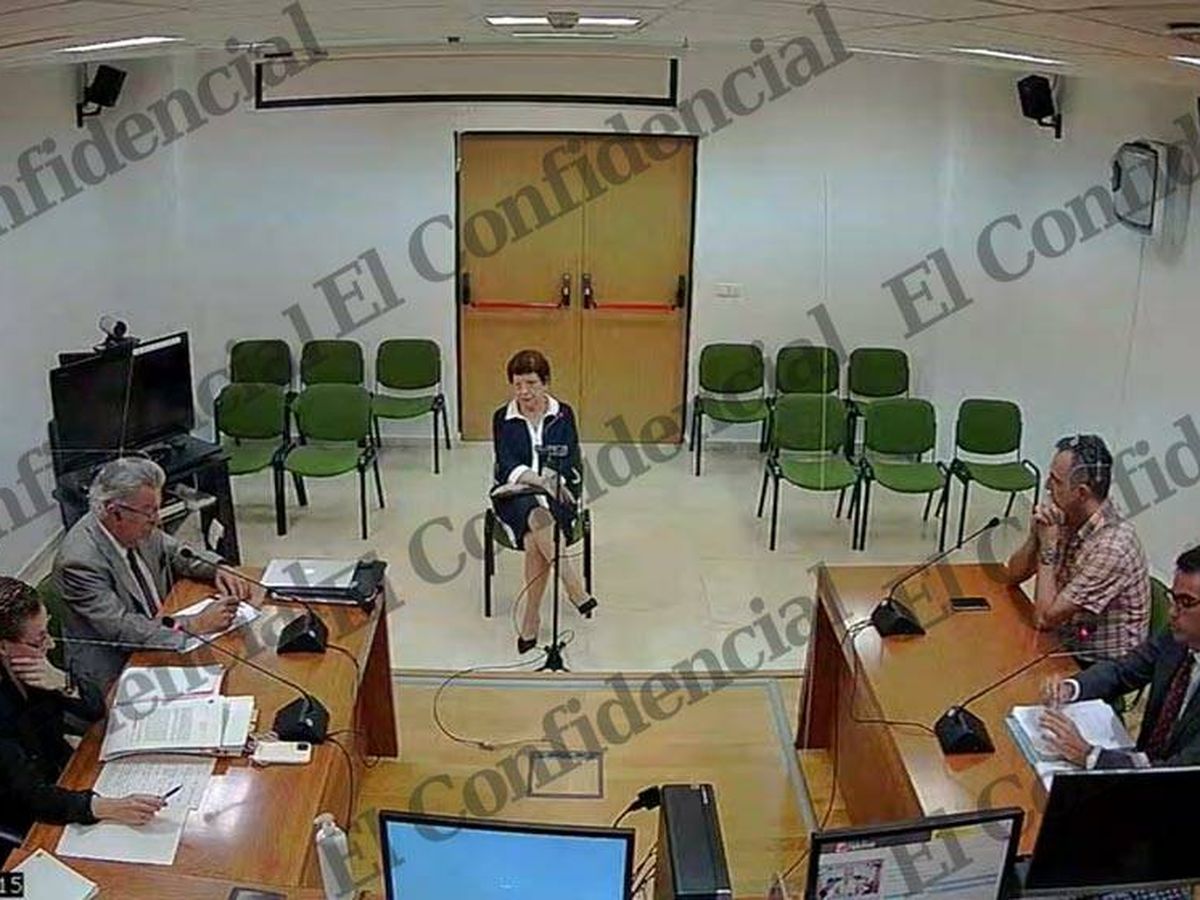 Foto: Salvadora Mateos durante su declaración en el Juzgado de Ceuta como imputada.