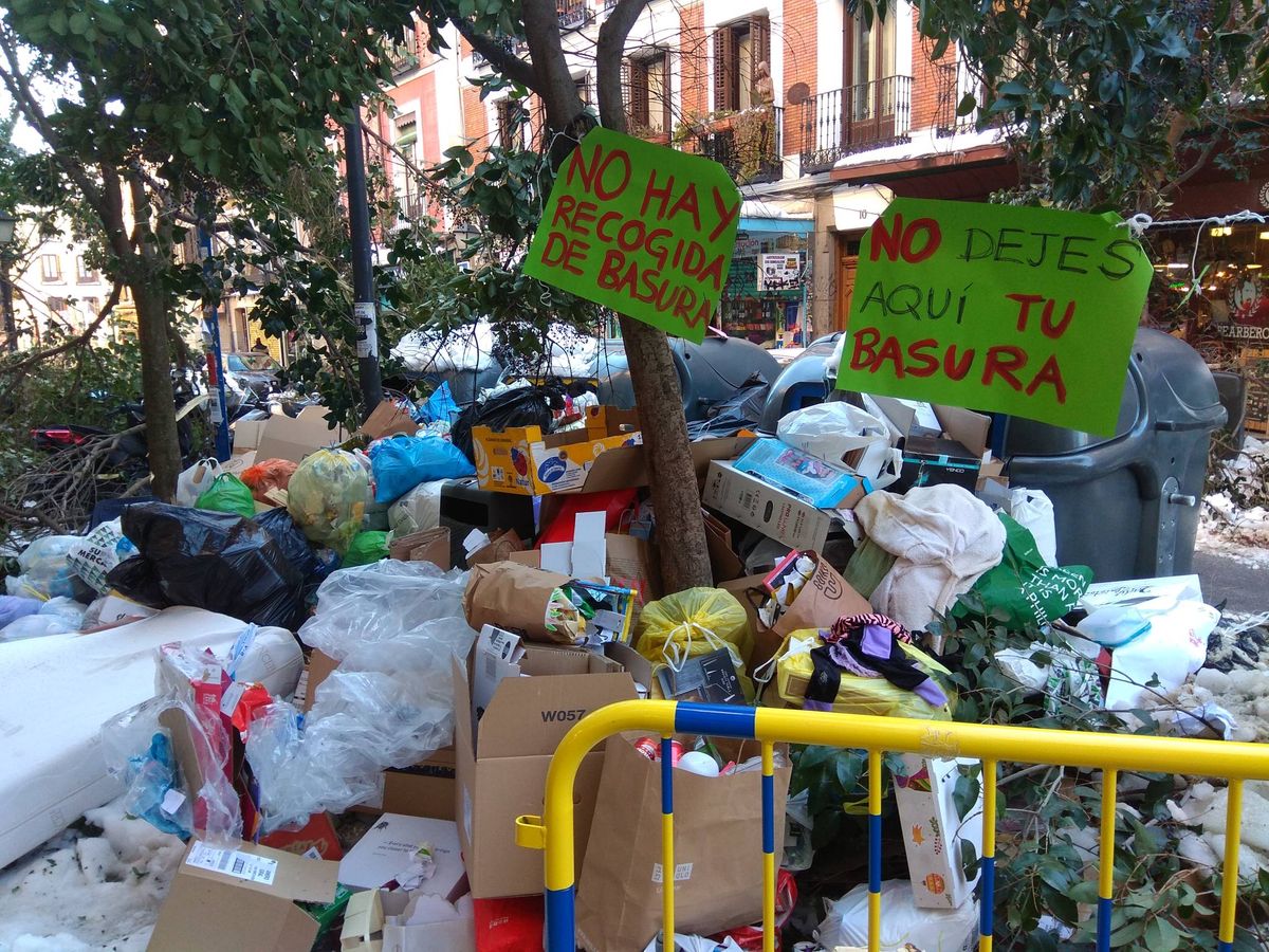 Foto: Pila de basura junto a la plaza de Cascorro. (C. P.)
