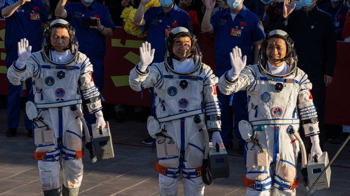 Foto: Los astronautas chinos podrían adelantarse a los americanos en la vuelta de los humanos a la Luna. (EFE)