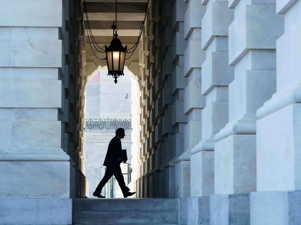 Foto: El presidente dle Tribunal Supremo de EEUU, John Roberts, llega al Capitolio. (Reuters)