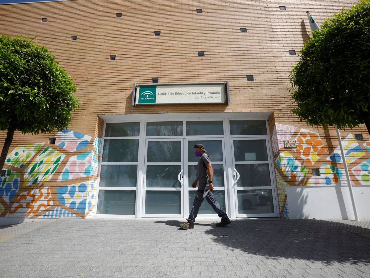 Foto: Colegio de Educación Infantil y Primaria en Doña Mencía (Córdoba). (EFE)