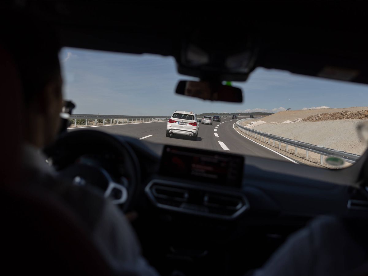 Foto: La autovía de conducción autónoma cuenta con dos carriles funcionales. (BMW)