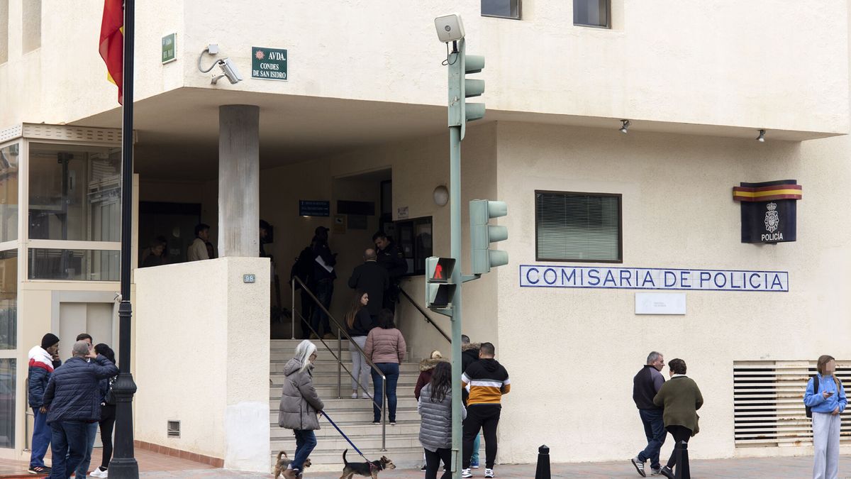 Detienen a un joven por una agresión a una mujer transexual en Fuengirola (Málaga)
