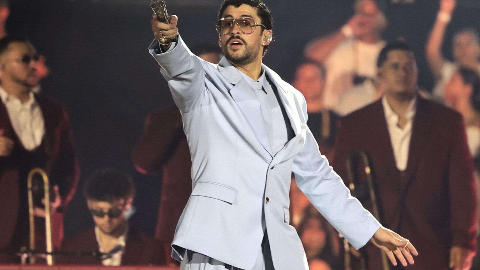 Bad Bunny hace historia en los Premios Emmy: arrasa con 7 galardones por su show en la Super Bowl