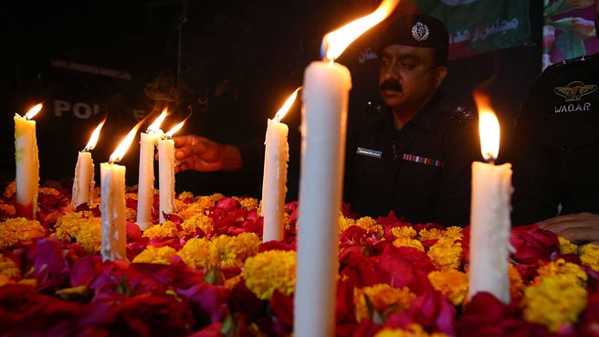 Foto de Vigilia por las víctimas del atentado en Pakistán 
