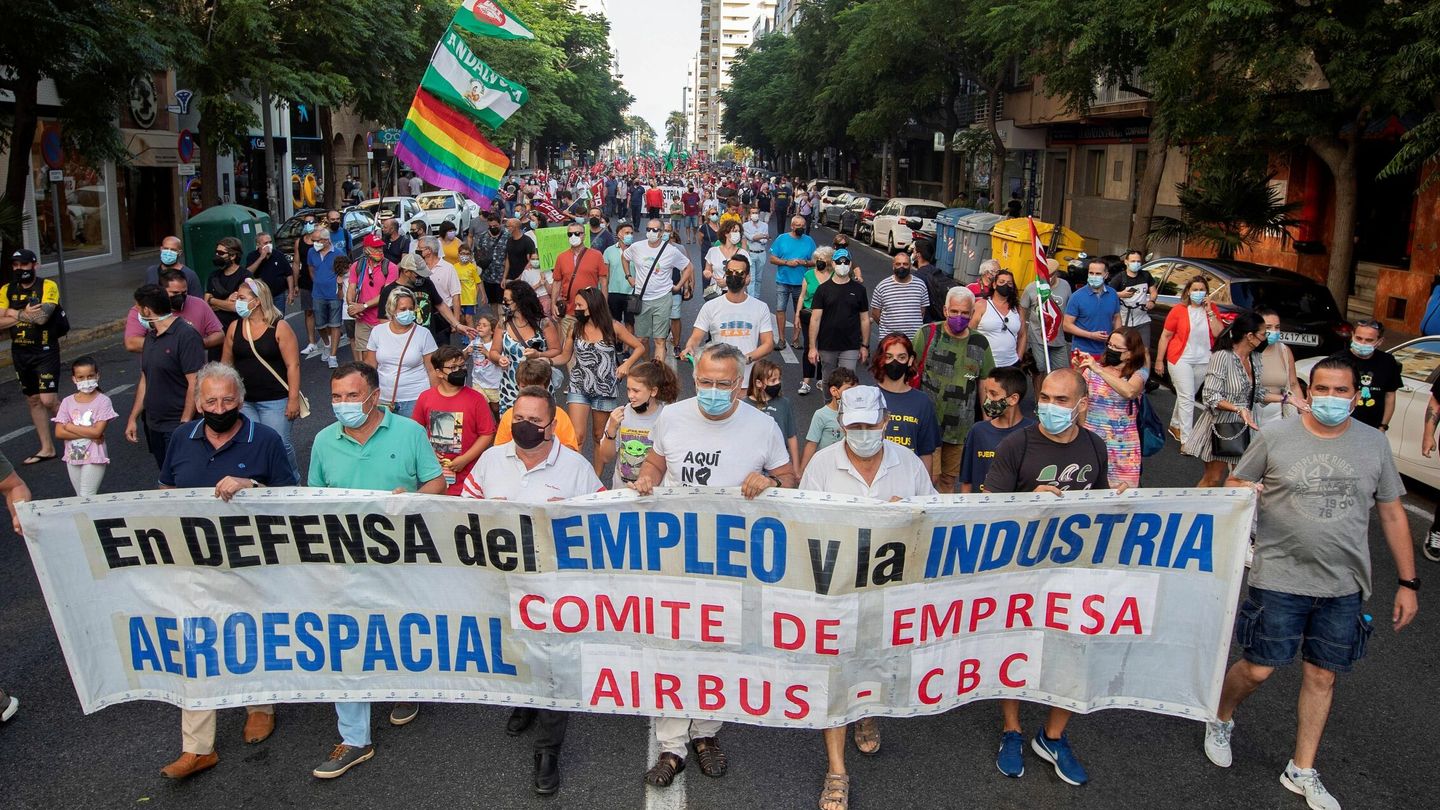 Protesta convocada en Cádiz por el comité de Airbus Puerto Real. (EFE/Román Ríos)