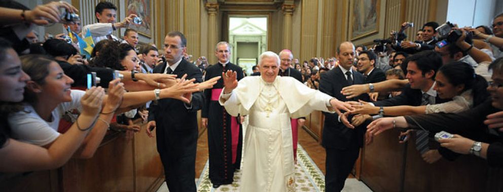 Foto: Benedicto XVI se dirige a los creyentes con su primer disco
