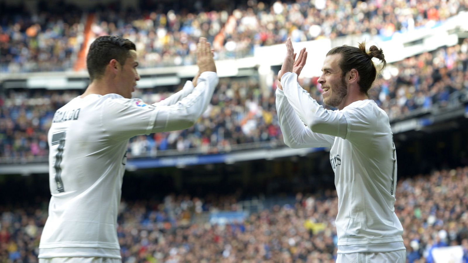 Foto: Bale y Cristiano, los dos jugadores más caros de la historia. (EFE/Luca Piergiovanni)