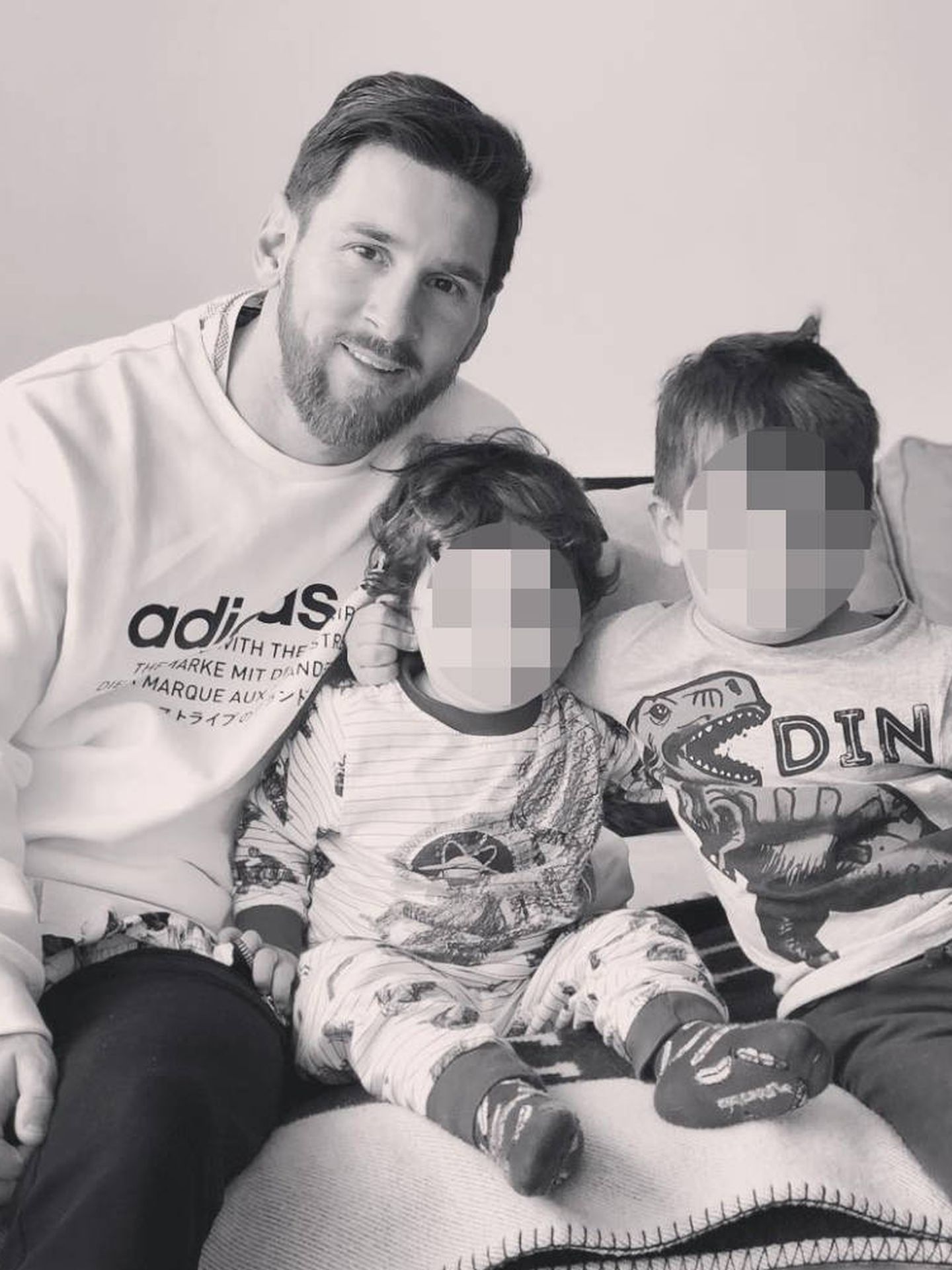  El futbolista con sus dos hijos, Thiago y Mateo. (Instagram)